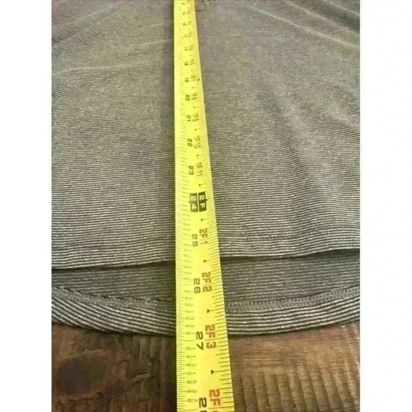 REI Women's Medium Half-Zip Midweight Base Layer Gray Stripe Long Sleeve - Picture 8 of 9